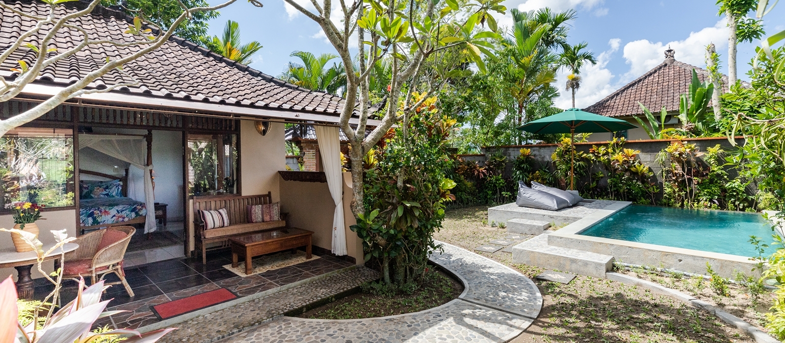 Jacaranda Cottage: vacation rental at Devi's Place Ubud